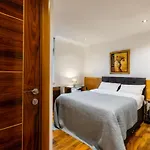 Stunning 3-Bedroom Flat In London