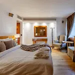 Stunning 3-Bedroom Flat In London